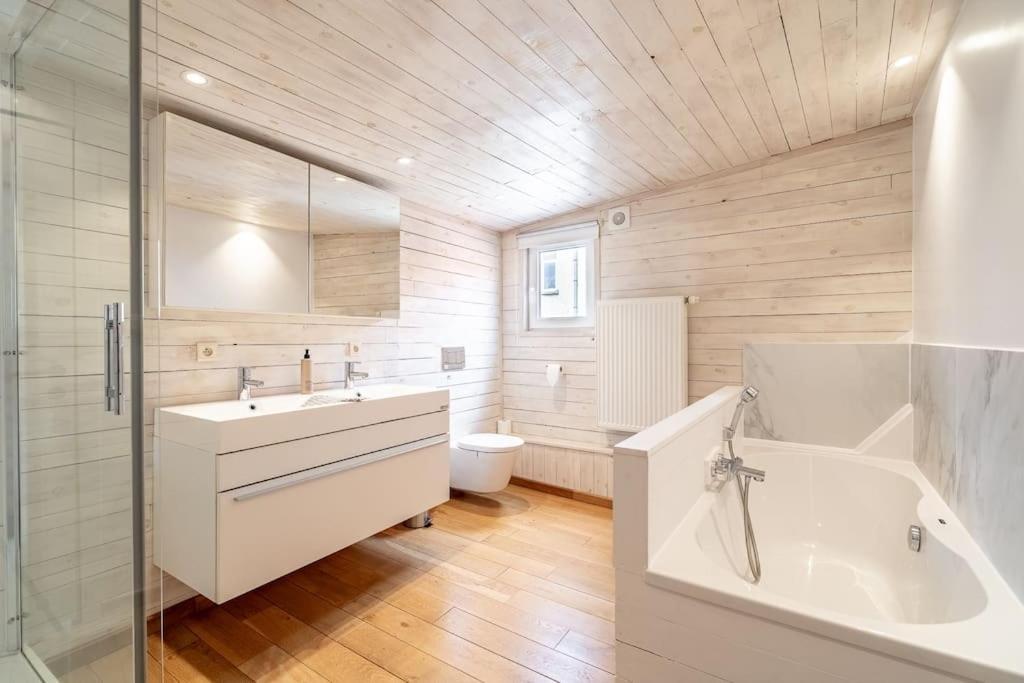 The Bruges Belfry View Apartment Екстериор снимка