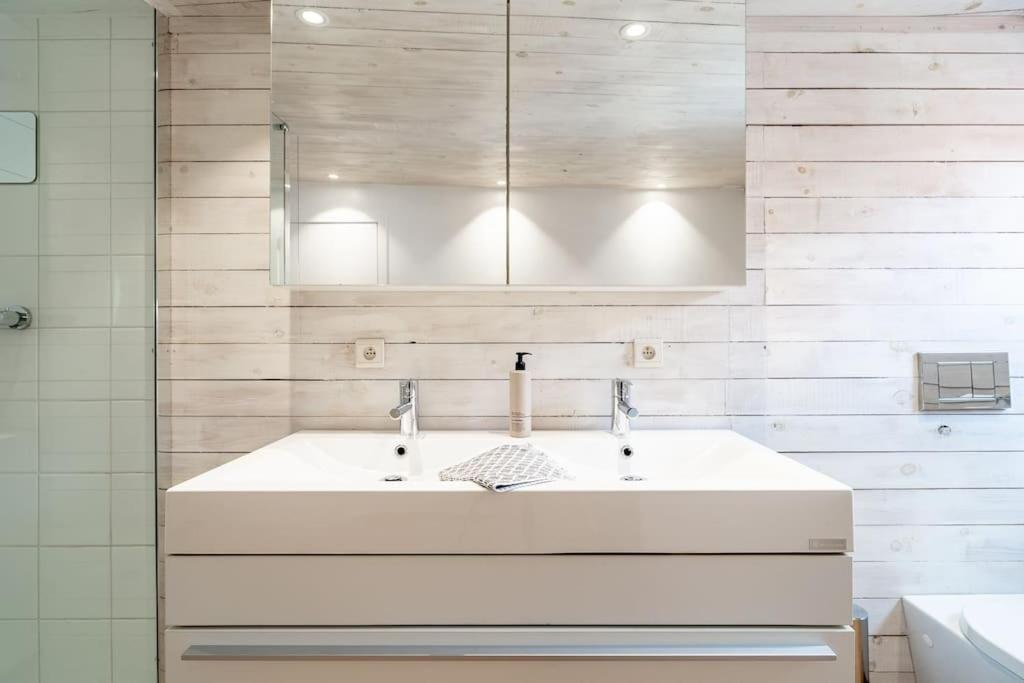 The Bruges Belfry View Apartment Екстериор снимка